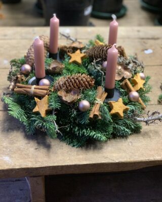 Zoveel leuks…. cadeautje nodig. Of zo maar voor jezelf.
Kom een kijkje nemen.
Wij zijn er tot 17:00u. #advent #adventskranz #winter #maakjethuisgezellig #decoration #cadeau #cadeautip #sinterklaascadeau #5december #feestelijk #gezelligheid #cadeautip #cadeaubon #renate #bloembindkunst #wijbezorgenook #fleurop