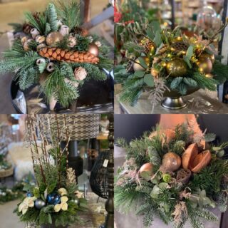 🎄🎄Onze kerstwinkel is open, kom gauw een kijkje nemen. De leukste kerststukken, Kerstkadootjes, kerstboeketten, kerstballen, kandelaars en kaarsen🎄🎄🎄.